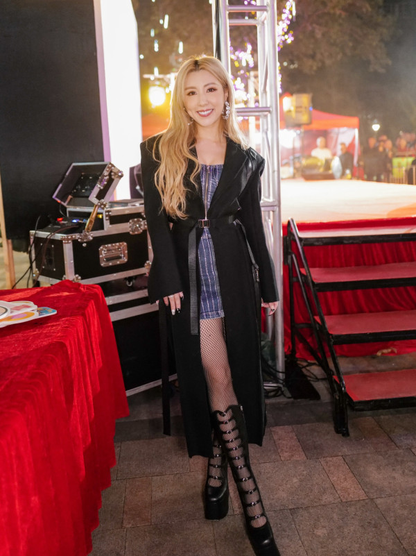 譚嘉儀演唱會被踢爆拖糧未找數？驚揭本人都係苦主冇錢收 6位數歌酬凍過水