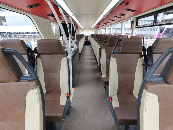 巴士安全帶法例有漏洞？1.25前登記「舊車」唔戴都冇事？江玉歡揭條文唔清晰：要求政府解畫