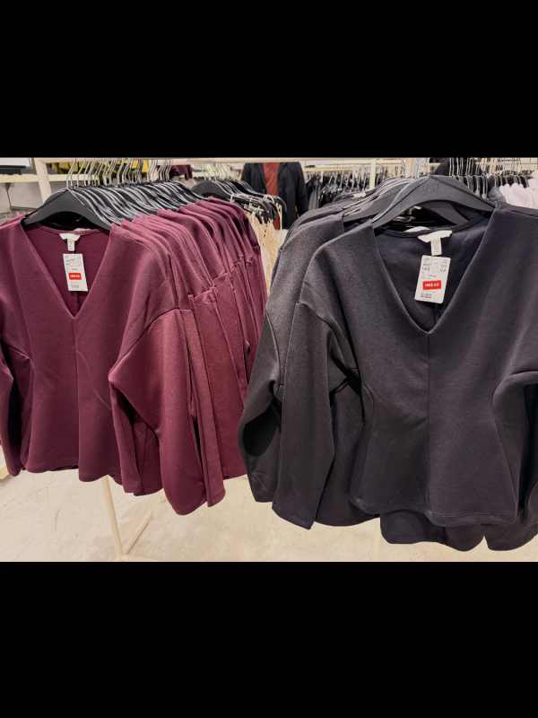 H&M銅鑼灣與又一城店內目前正進行大減價。圖片來源：小紅書