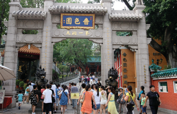 黃大仙祠頭炷香安排｜年廿九晚9時入場 通宵開放至初一晚！禁帶大型香枝/元寶