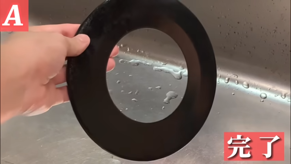 爐頭千年油漬唔好夾硬刷！日本達人教1招極速去污：梳打粉＋1步驟5分鐘變新淨