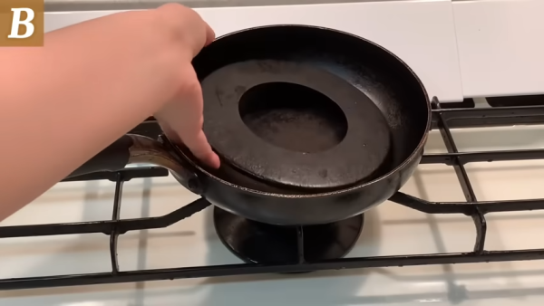 爐頭千年油漬唔好夾硬刷！日本達人教1招極速去污：梳打粉＋1步驟5分鐘變新淨