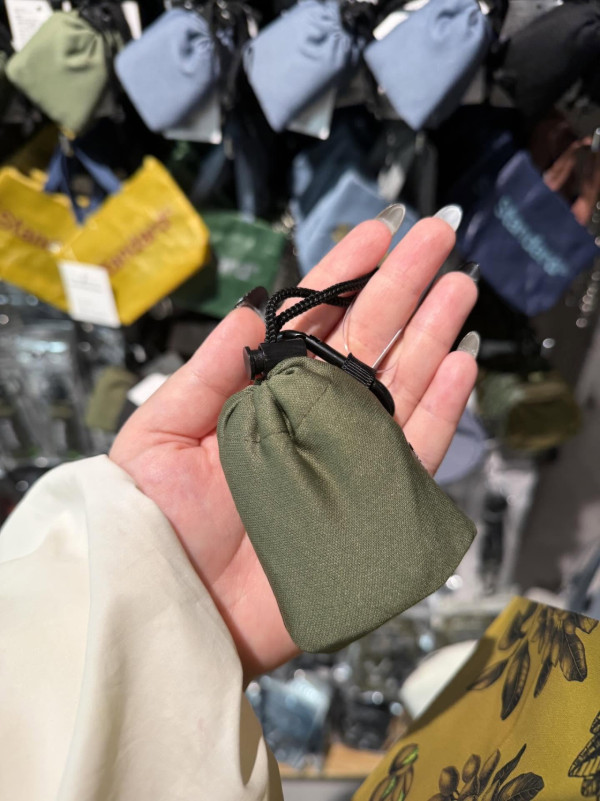 日本$15「神袋」爆紅！最強手信：摺疊掛鈎超方便、網民求唔好介紹驚買唔到