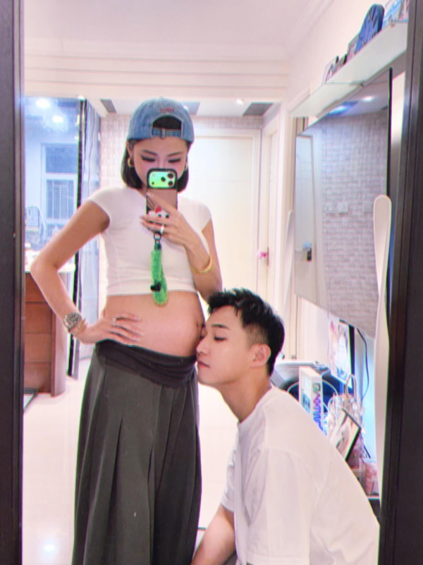 30歲TVB駙馬宣布老婆懷孕喜訊!雙喜臨門晒超聲波相:身份轉變得太快