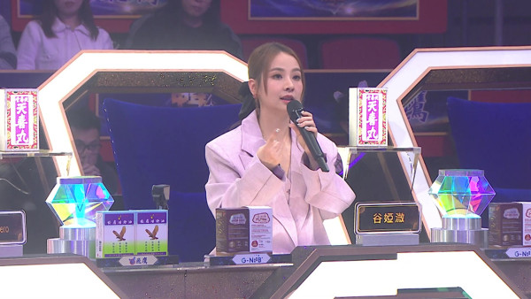 中年好聲音4｜兩大藝人呼之欲出！「獅子王」深情《天黑黑》VS「白眉鷹王」磁性《假使有日能忘記》