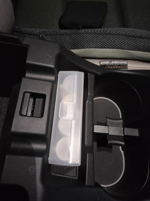 日本$12「散銀神器」登陸香港1類人必備！分類清晰唔使摷、網民實測港幣都放到？