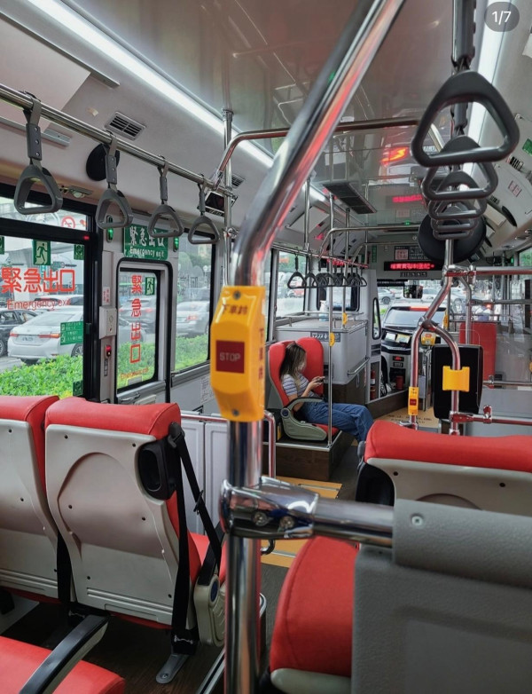台灣巴士車廂(圖: 小紅書) 台灣巴士車廂(圖: 小紅書)