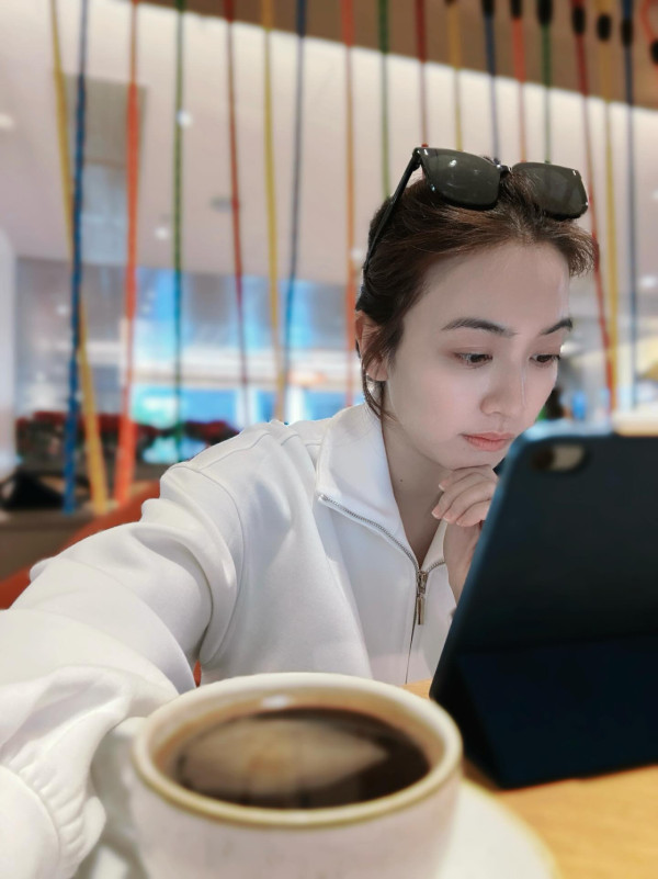 朱千雪大律師身份重返羅湖懲教所 昔日劇照變真實勵志故事！今昔對比極震撼