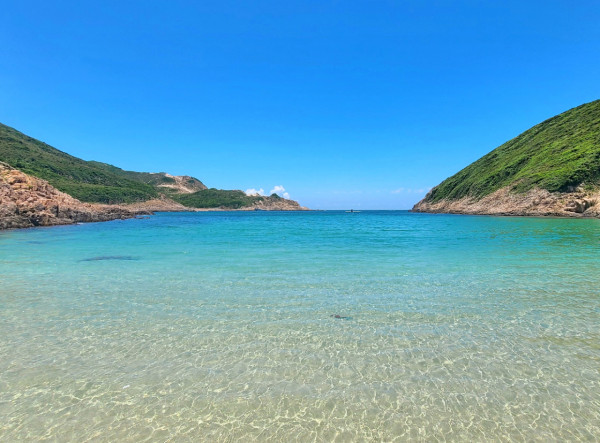 香港都有玻璃海！4大「偽出國」睇海秘境：神隱之路、小紐西蘭大草地！附前往方法