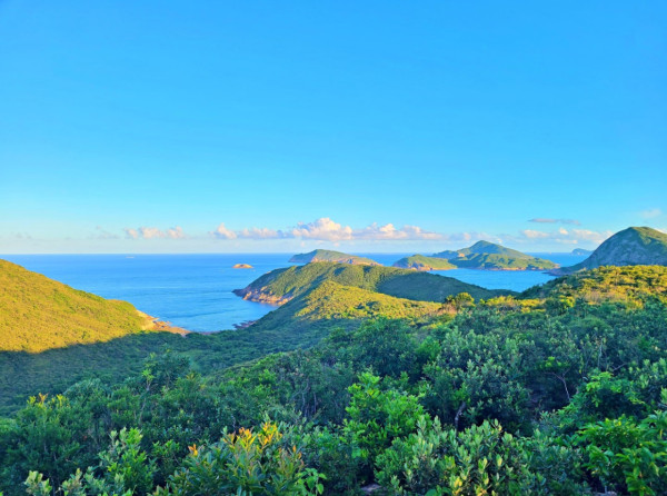 香港都有玻璃海！4大「偽出國」睇海秘境：神隱之路、小紐西蘭大草地！附前往方法
