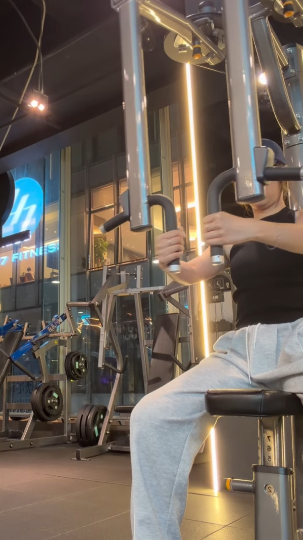 鍾柔美素顏做運動洗底為復出試水溫 一舉動再被網民狙擊:你今日拍拖未?