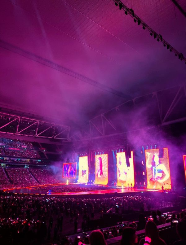 周柏豪罕晒6歲囡囡合照睇演唱會！暴風長高散發少女味獲讚星味濃