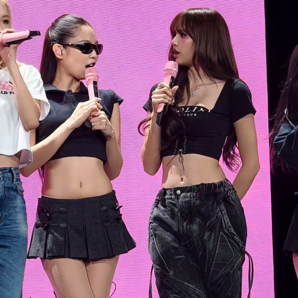 BLACKPINK演唱會LISA帶紅香港品牌牛仔褲斷貨！比例超顯瘦僅售XX元被搶爆秒殺