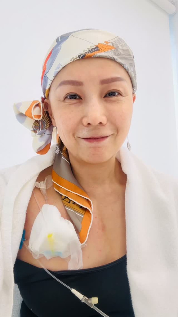 吳文忻證實病情惡化癌細胞擴散至肝臟 曾緊急入院保命！胸部腫瘤增至12cm