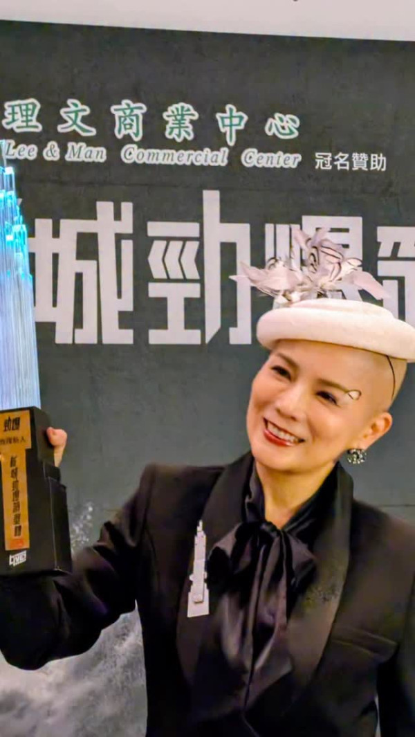 吳文忻證實病情惡化癌細胞擴散至肝臟 曾緊急入院保命！胸部腫瘤增至12cm