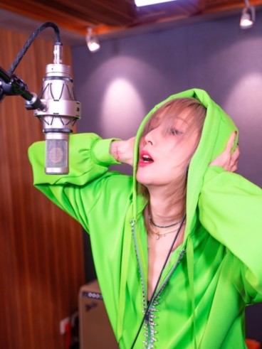 夜王上映｜鄭秀文Sammi重錄《星秀傳說》領軍15位女神拍MV 王丹妮廖子妤狂揈頭熱舞