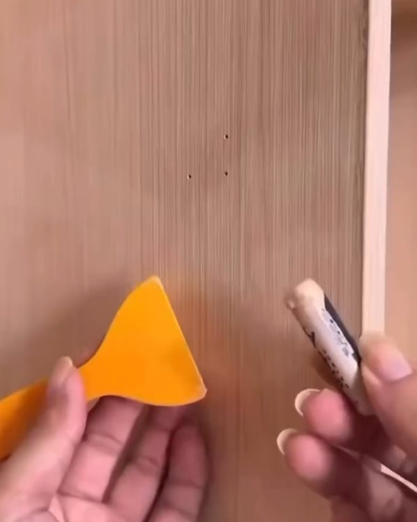 $3「蠟筆」快速修補傢俬！網民實測刮花唔使換：地板/桌椅凹陷秒消失