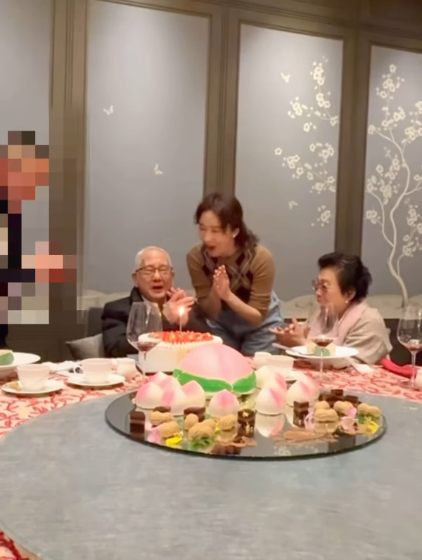 最美視后退出娛樂圈後近照容光煥發！慶生晒驚人凍齡狀態：似食咗防腐劑