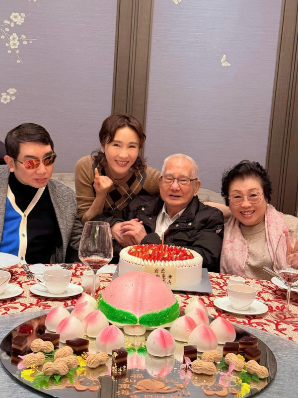 最美視后退出娛樂圈後近照容光煥發！慶生晒驚人凍齡狀態：似食咗防腐劑