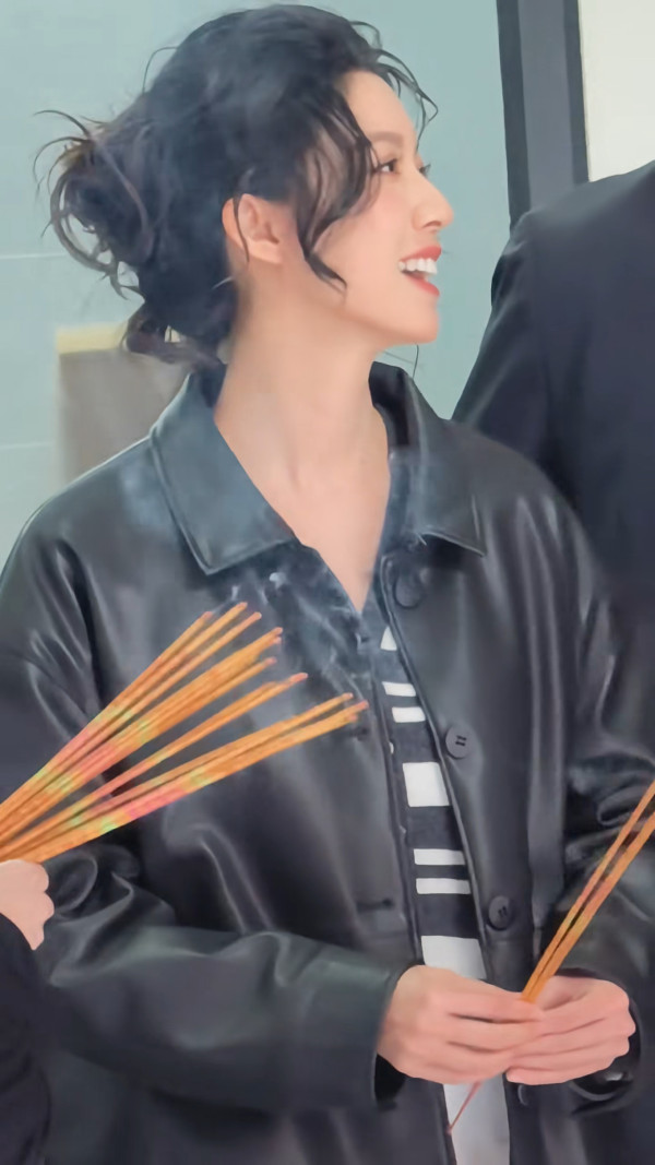 TVB失寵視后零濾鏡生圖獲讚顏值完勝！葉蒨文同框慘輸一原因被比下去？