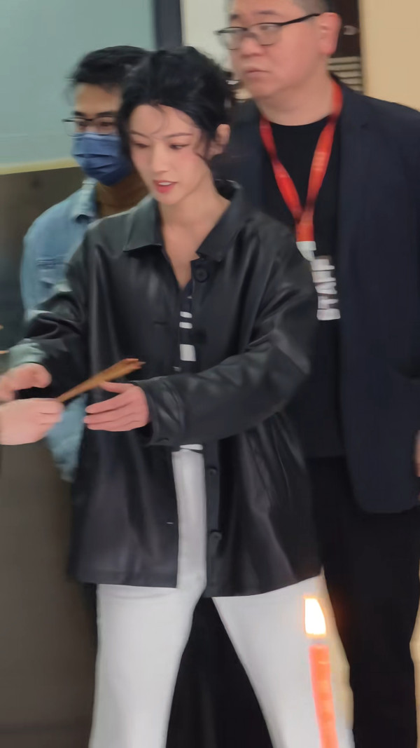 TVB失寵視后零濾鏡生圖獲讚顏值完勝！葉蒨文同框慘輸一原因被比下去？