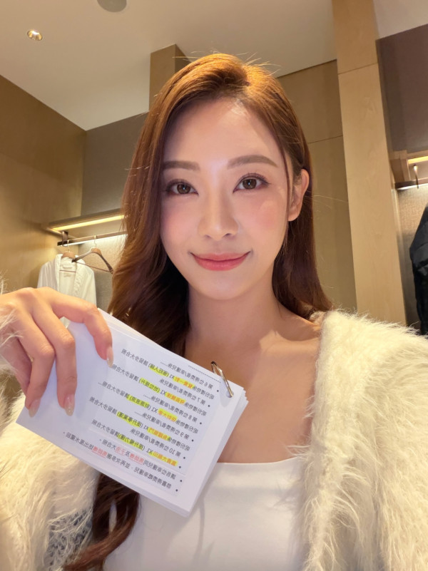 TVB失寵視后零濾鏡生圖獲讚顏值完勝！葉蒨文同框慘輸一原因被比下去？