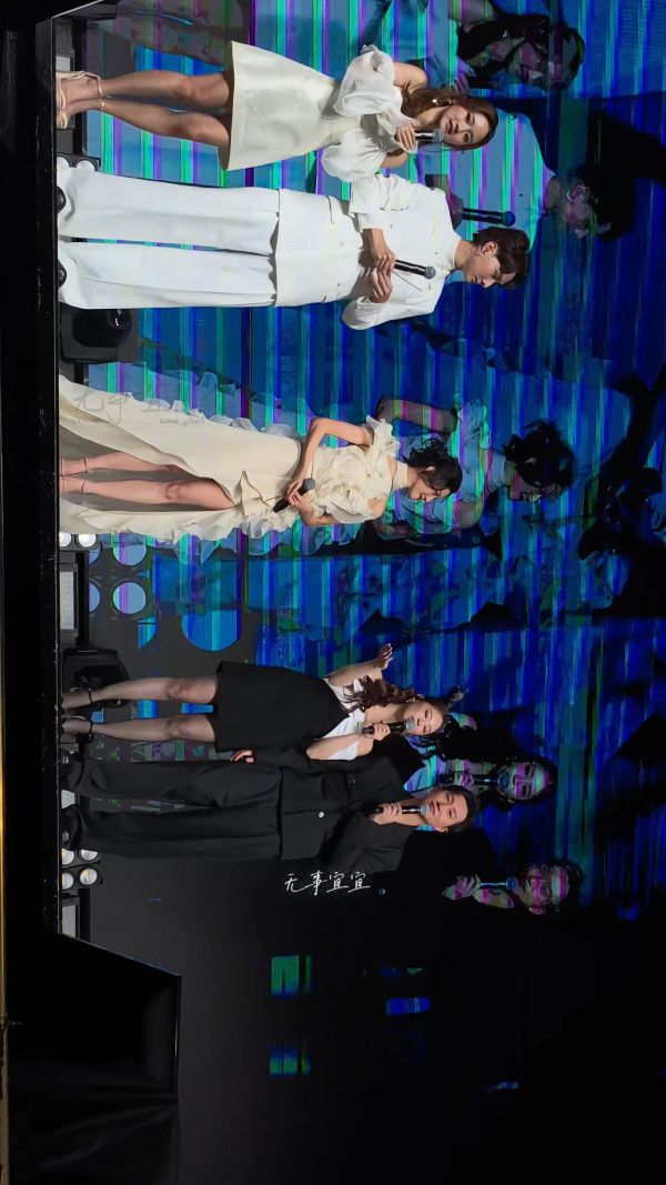 葉蒨文GM台上公然激咀惹哄動！單身蔡思貝企隔籬尷尬樣表情竟成焦點