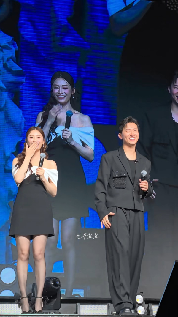 葉蒨文GM台上公然激咀惹哄動！單身蔡思貝企隔籬尷尬樣表情竟成焦點