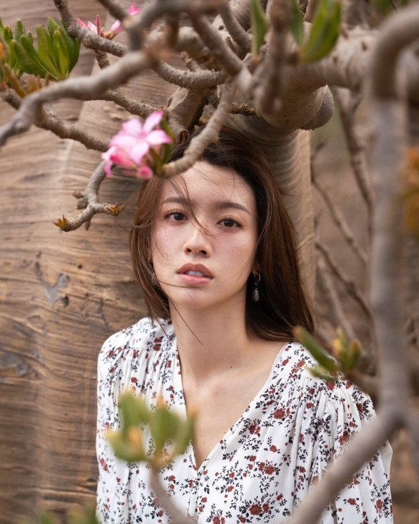 葉蒨文GM台上公然激咀惹哄動！單身蔡思貝企隔籬尷尬樣表情竟成焦點