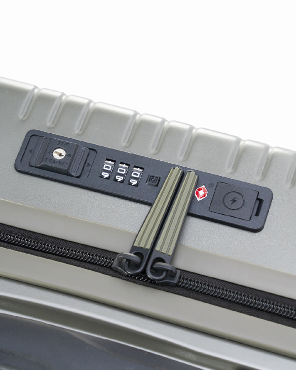 圖:asialuggage.asia 官網 日本酒店房細開唔到喼?6款前揭式行李箱推介 唔止LOJEL好用平替0起