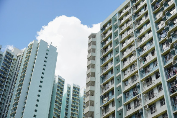 公屋戶突收「銀行追數信」驚變替死鬼？網民教3招自救：門外貼1張紙保平安