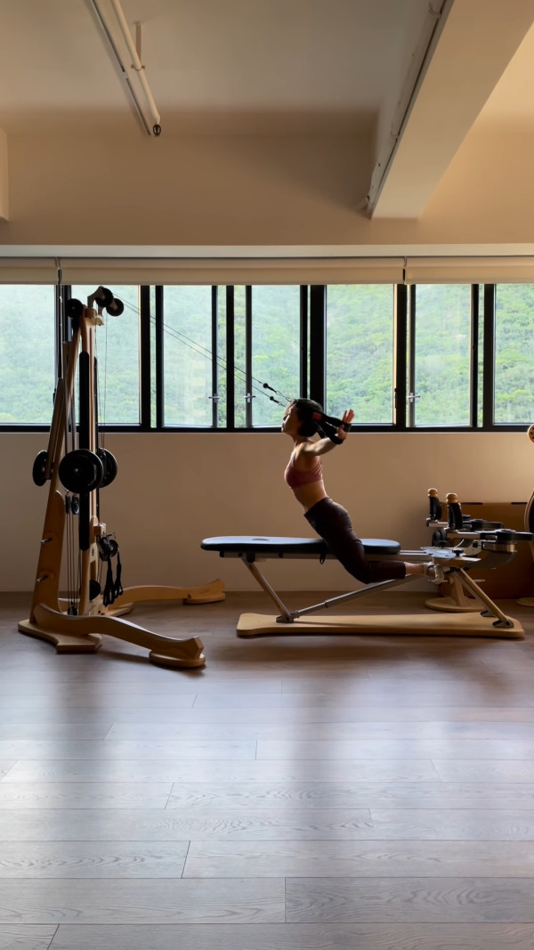 最受歡迎女歌星息影多年近況激罕曝光 57歲轉型運動導師晒fit爆身材一鳴驚人