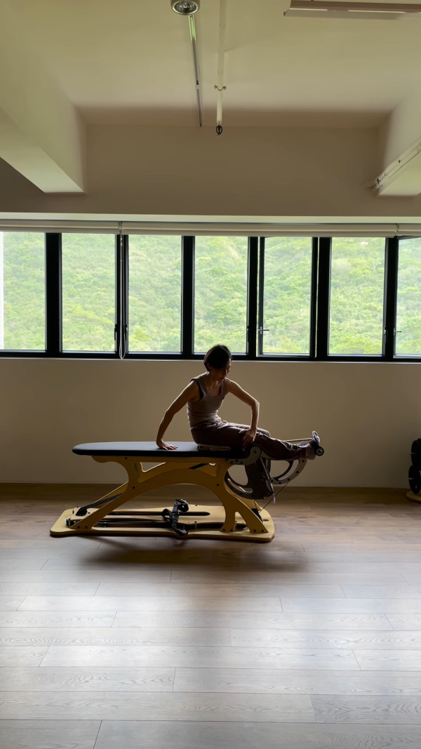 最受歡迎女歌星息影多年近況激罕曝光 57歲轉型運動導師晒fit爆身材一鳴驚人