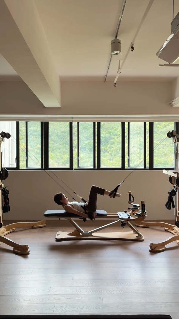 最受歡迎女歌星息影多年近況激罕曝光 57歲轉型運動導師晒fit爆身材一鳴驚人