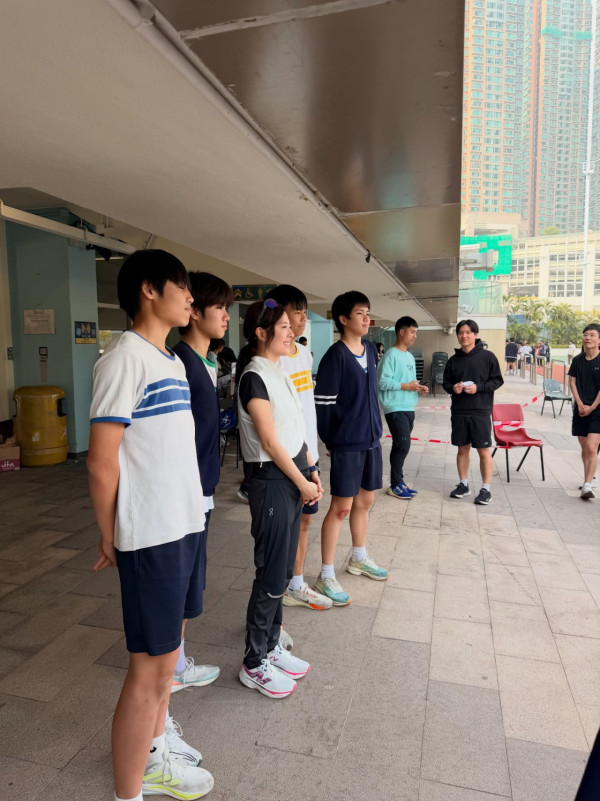 44歲唐詩詠重返中學母校陸運會！素顏混入學生堆零違和 童顏師姐少女感爆燈