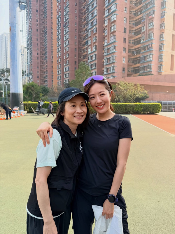 44歲唐詩詠重返中學母校陸運會！素顏混入學生堆零違和 童顏師姐少女感爆燈