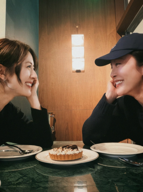 44歲唐詩詠重返中學母校陸運會！素顏混入學生堆零違和 童顏師姐少女感爆燈