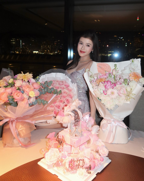 港姐冠軍無視大台禁愛令唔驚被雪？頭貼頭激吻男友高調慶祝拍拖3周年