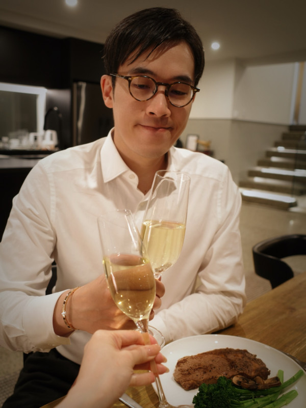 Yanny陳穎欣新婚後首個情人節高調曬鑽飾 老公視角超激罕放閃「眼中得一人」