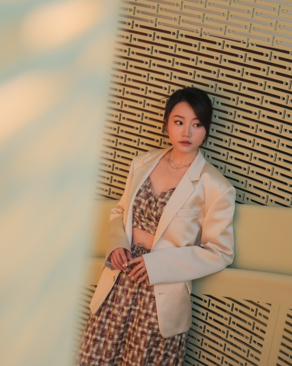 Yanny陳穎欣新婚後首個情人節高調曬鑽飾 老公視角超激罕放閃「眼中得一人」