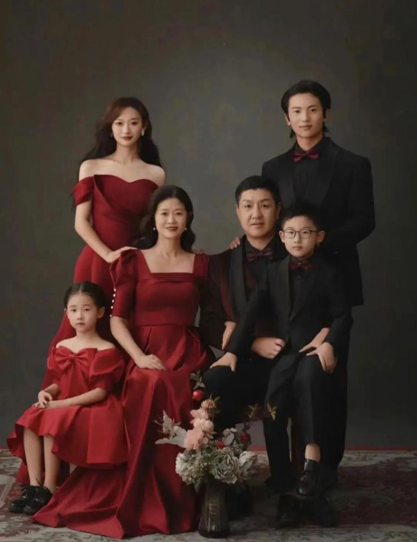 照片來源：大眾點評@百年好合輕婚紗·全家福