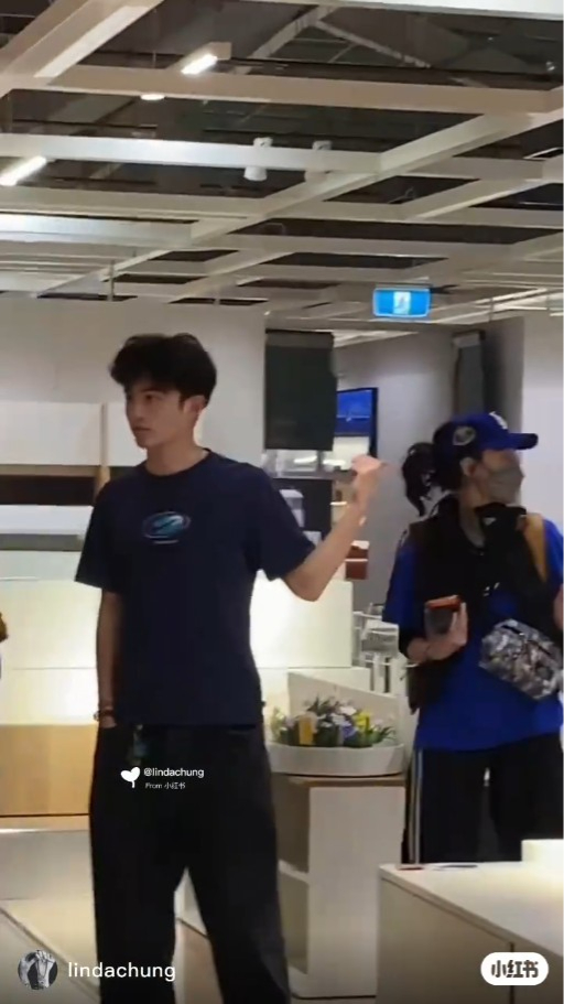 謝霆鋒19歲大仔Lucas澳洲開學近照流出！新居曝光擺媽媽張栢芝真人月曆相