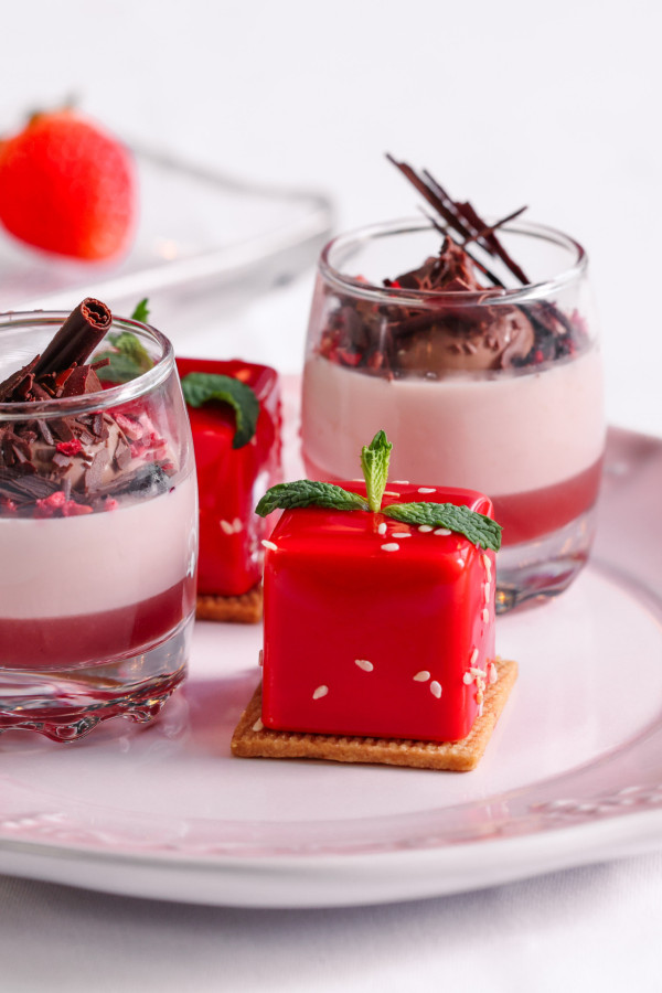 唯港薈GREEN 「果漾日本士多啤梨祭」下午茶    每位送GLYCEL護膚套裝及皇牌療程逾$2,500