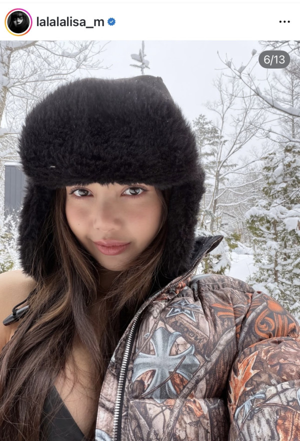 (圖: lalalalisa_m IG) BLACKPINK LISA雪地著比堅尼因「神級羽絨」一件貴過首期!揭極罕真相有錢未必買到