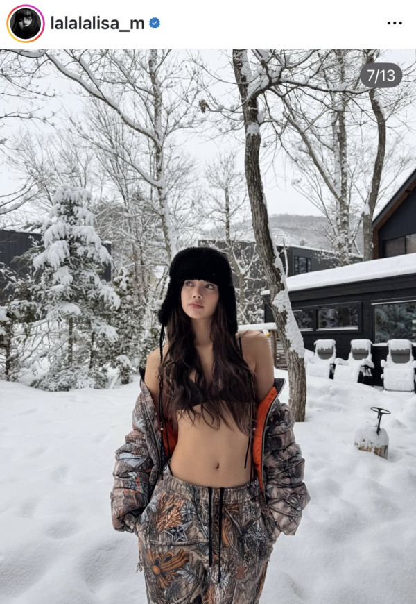 (圖: lalalalisa_m IG) BLACKPINK LISA雪地著比堅尼因「神級羽絨」一件貴過首期!揭極罕真相有錢未必買到