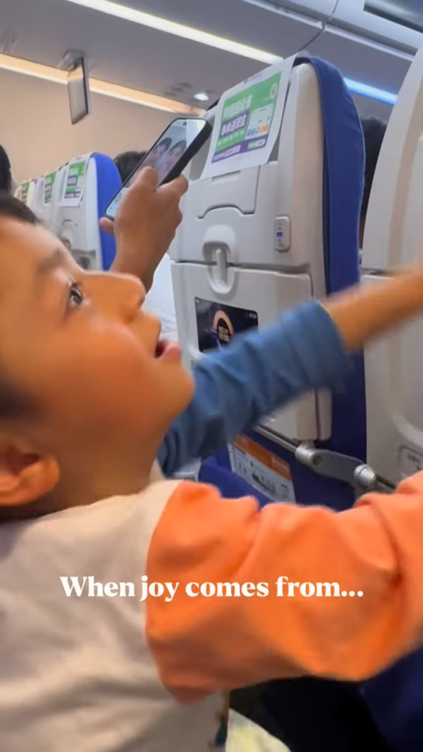 鄭俊弘天使仔仔搭飛機拍凳被公審！何雁詩一句神反擊揭前座身份 網民即刻靜晒