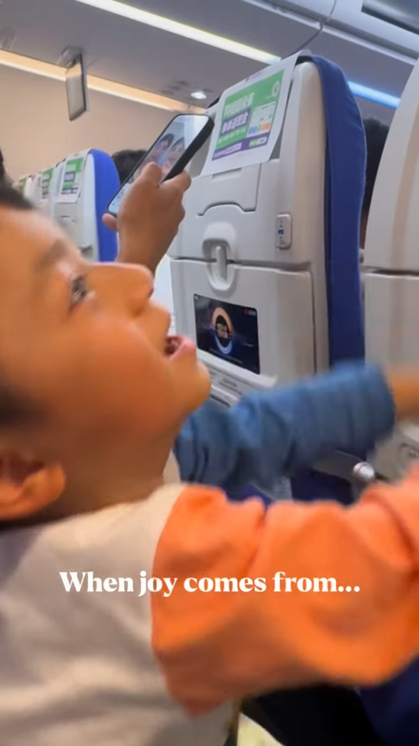 鄭俊弘天使仔仔搭飛機拍凳被公審！何雁詩一句神反擊揭前座身份 網民即刻靜晒