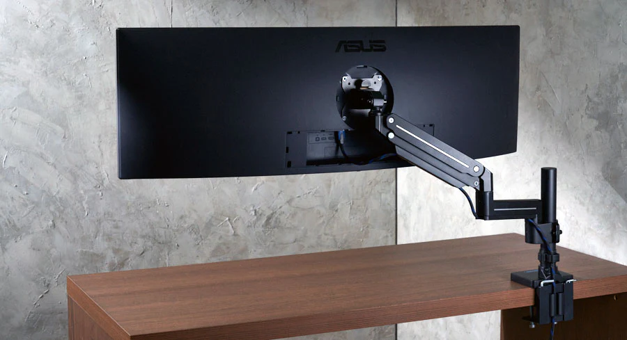 打工仔長期腰酸背痛？隨時係螢幕擺錯位　教你 5 招擺好個 Mon