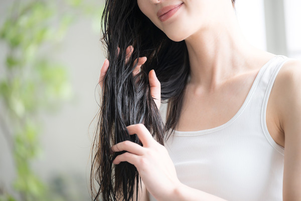 大掃除的煩惱！去水位清極都仲有一大餅頭髮塞住，新年前正視脫髮問題！😱😱😱 救髮必備：維新烏絲素(超微粉配方) 調理好生髮臟腑肝腎及氣血！