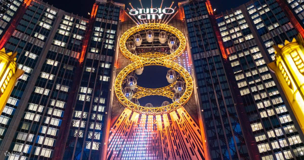 新濠影匯:8 字摩天輪 (圖: 小紅書) 新濠影匯:8 字摩天輪 (圖: 小紅書)